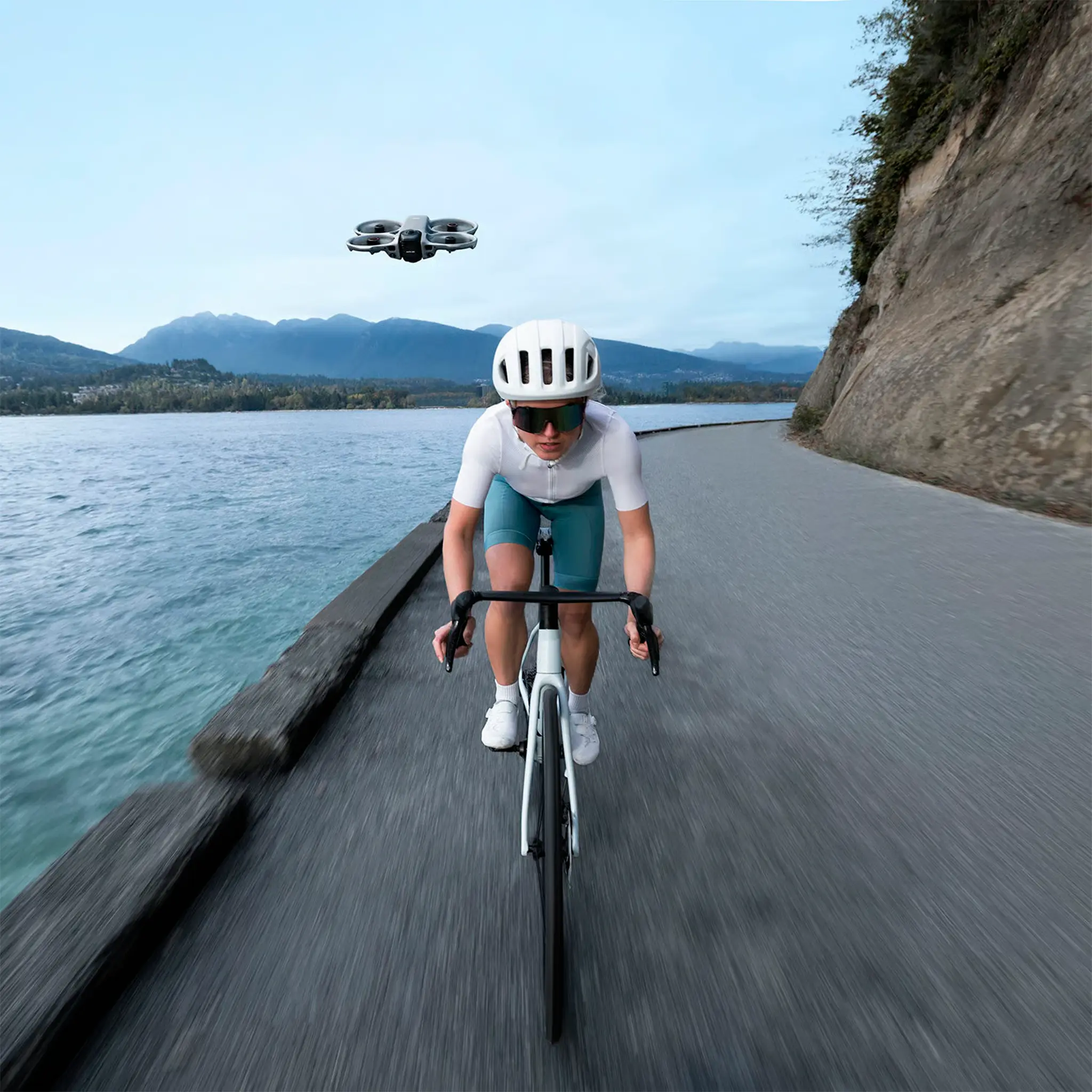 DJI Avata 360 - Including RC331 Smart Controller Product Action