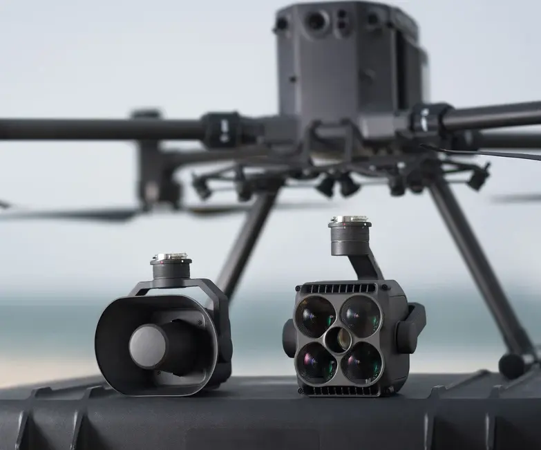 DJI Matrice 400 Thermal Complete H30T, S1, V1, 3× Batteries, Charger, Connectors & Launch Pad 4