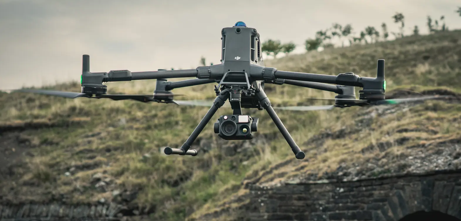 DJI Matrice 400 Thermal Complete H30T, S1, V1, 3× Batteries, Charger, Connectors & Launch Pad 5